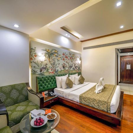 Hotel Saffron Leaf Dehradun Ngoại thất bức ảnh