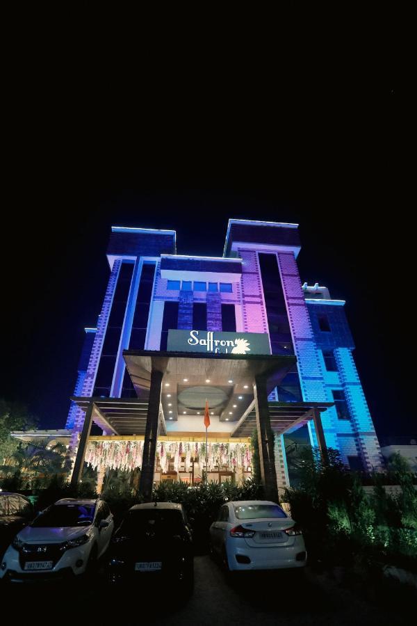 Hotel Saffron Leaf Dehradun Ngoại thất bức ảnh