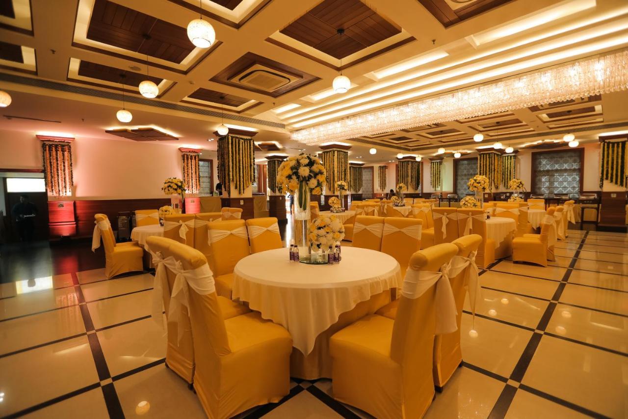 Hotel Saffron Leaf Dehradun Ngoại thất bức ảnh