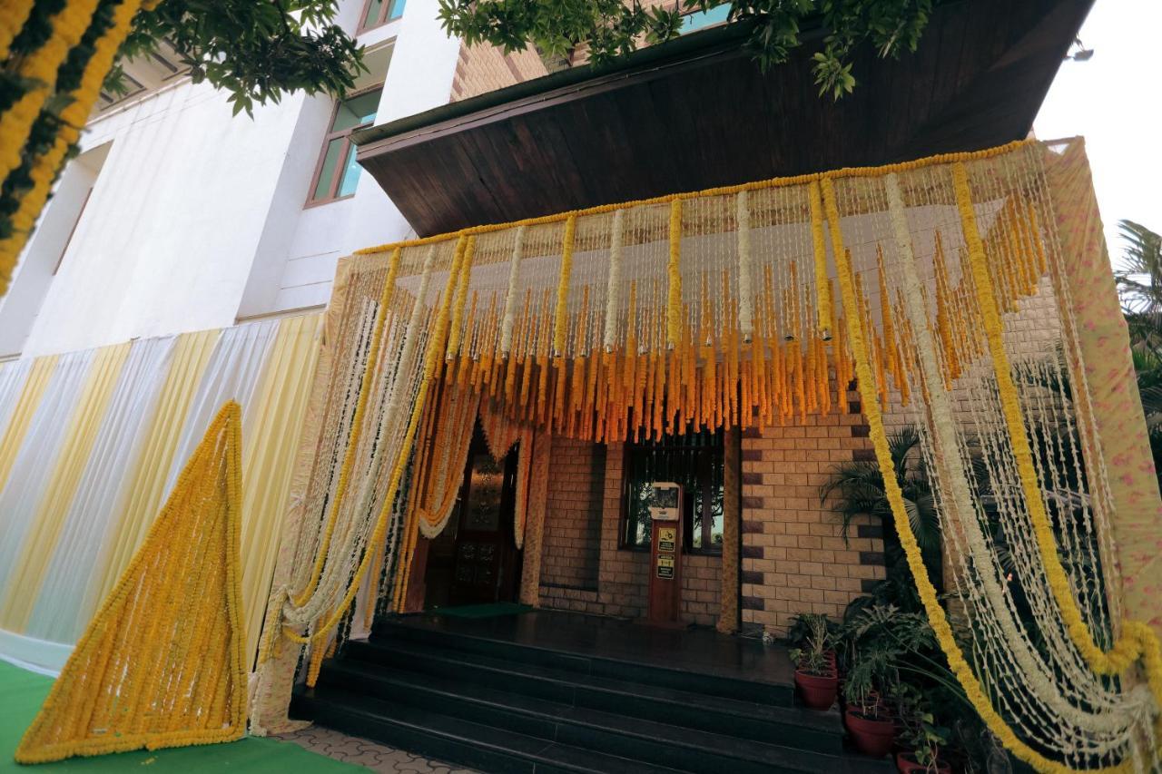 Hotel Saffron Leaf Dehradun Ngoại thất bức ảnh
