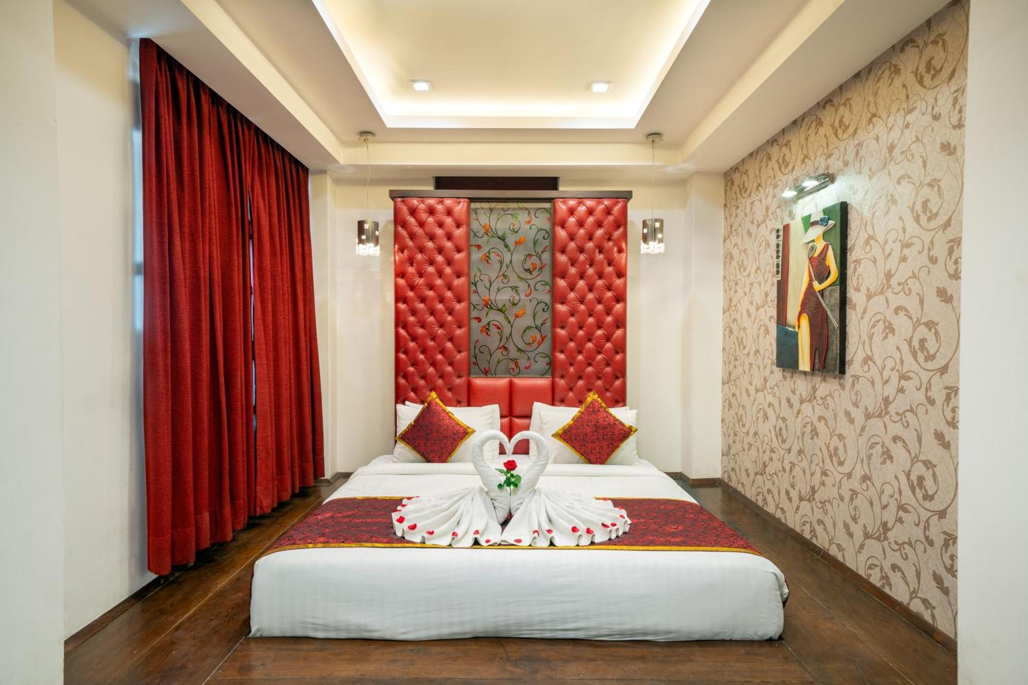 Hotel Saffron Leaf Dehradun Ngoại thất bức ảnh
