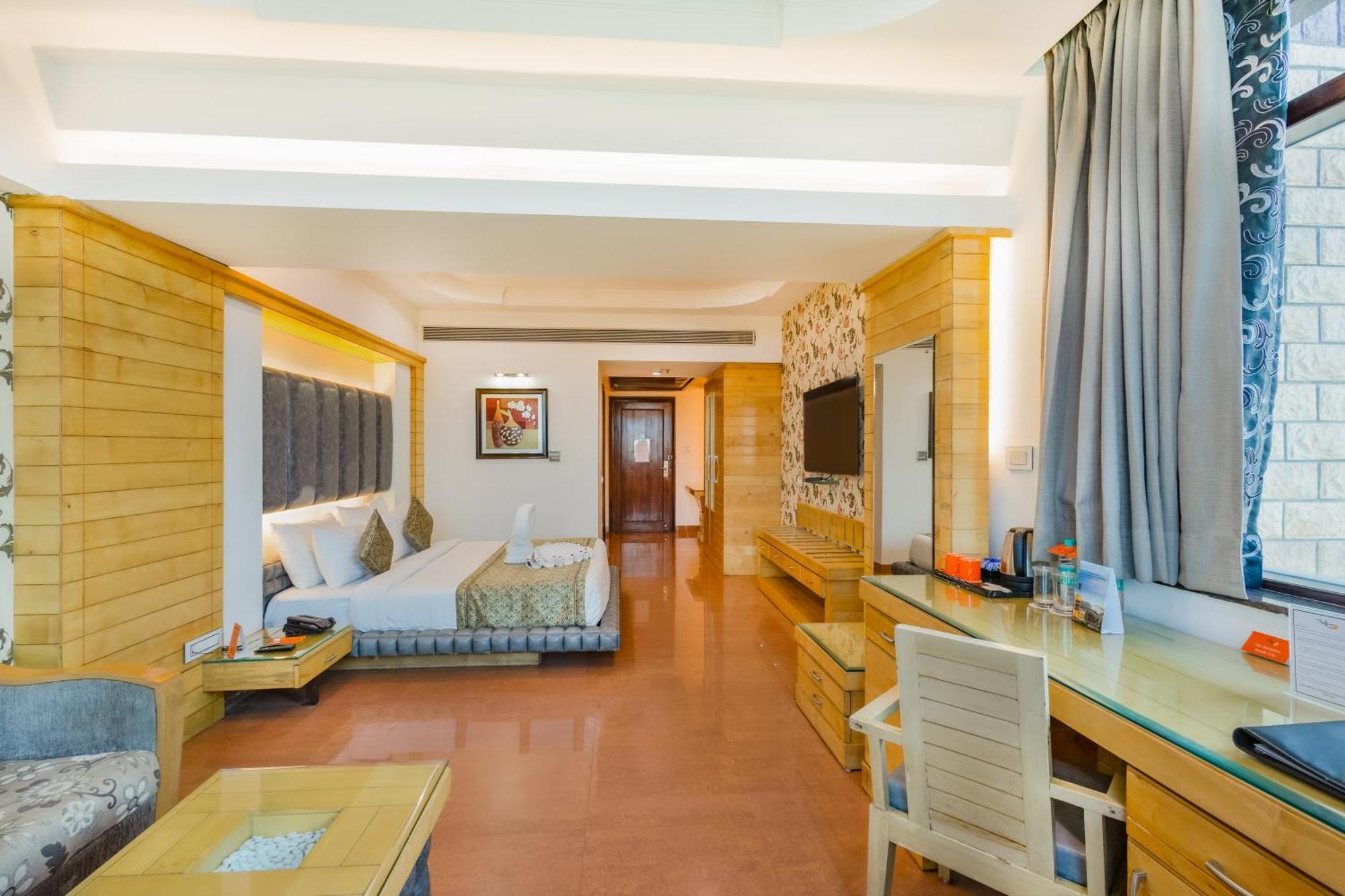 Hotel Saffron Leaf Dehradun Ngoại thất bức ảnh