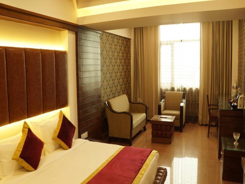Hotel Saffron Leaf Dehradun Ngoại thất bức ảnh