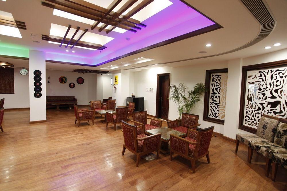 Hotel Saffron Leaf Dehradun Ngoại thất bức ảnh